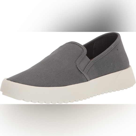 Lucky Brand Shoes - S06. NWT Lucky Brand Gimmony Slip On Sneaker Castle Rock Grey 10M